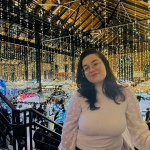 Meet your Posher, Laura